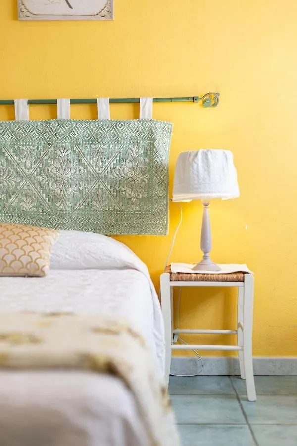 Apartment Confortevole Appartamento Provenzale Sant'Antioco Italy
